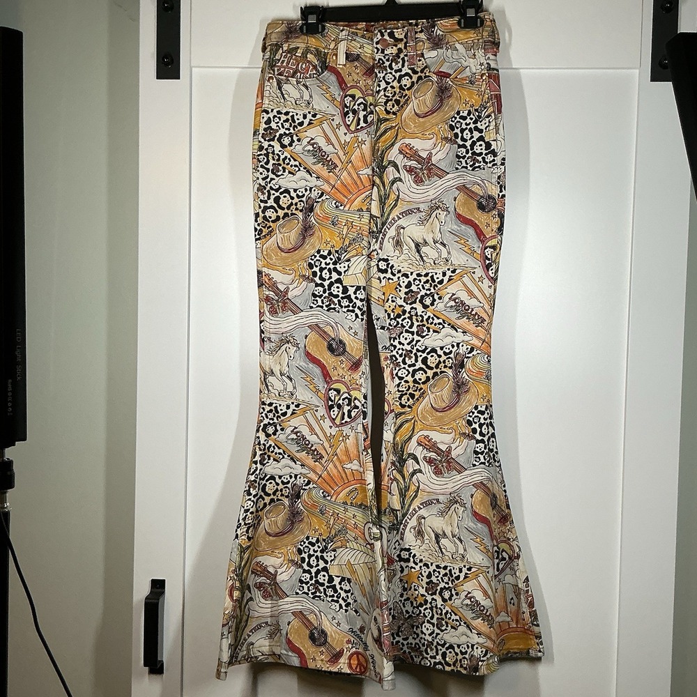 Wrangler Ladies Lainey Wilson Life Of Lainey Multiprint Flare Jeans Sz 27 X 32 - Picture 3 of 10